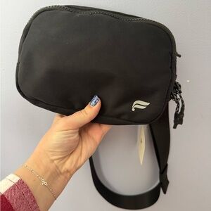 🦋NWT Fabletics belt bag🦋